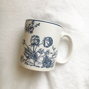 Vintage Dining - FREE W/ PURCHASE Vintage Dining - FREE W/ PURCHASE